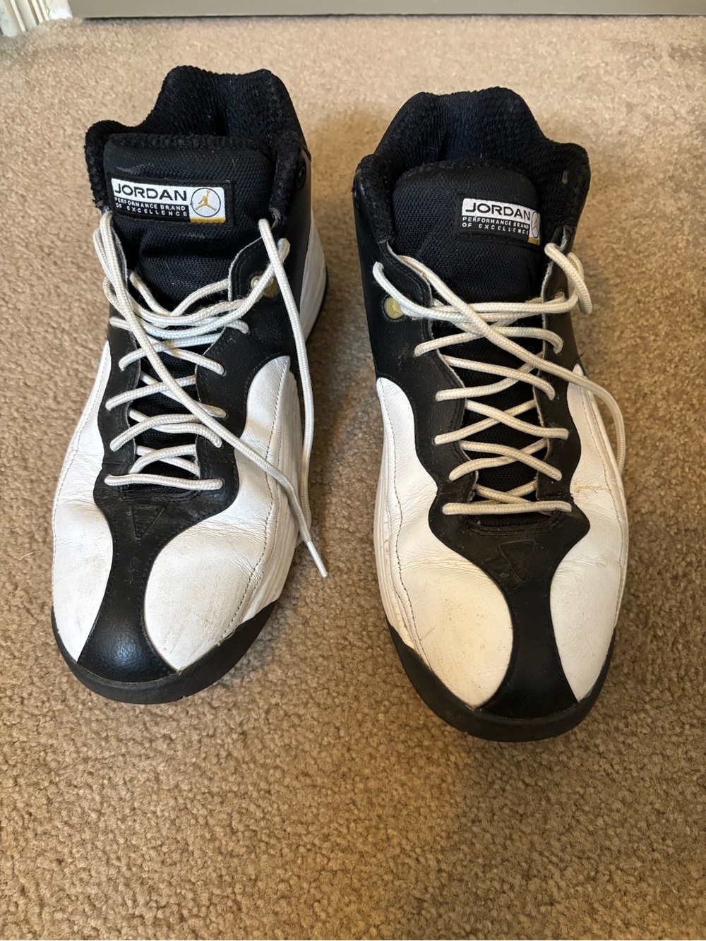 Jordan Men's Black & White Athletic Basketball Shoes